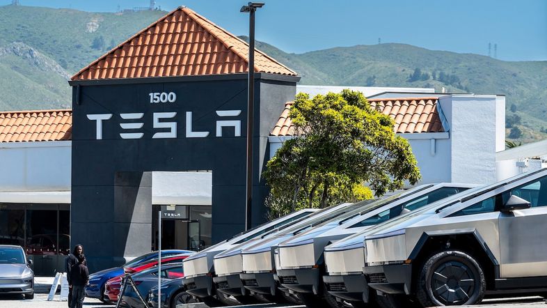 American Interest in EVs Plummets to Lowest Level Since 2019