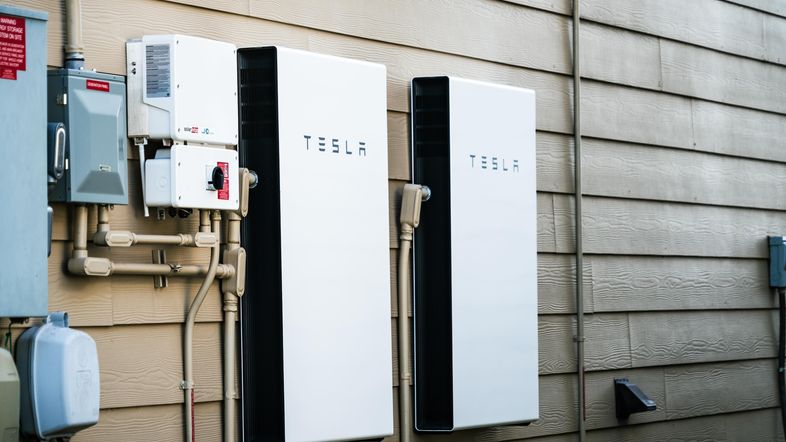 Tesla’s energy storage business gets sucked into the company’s downward spiral