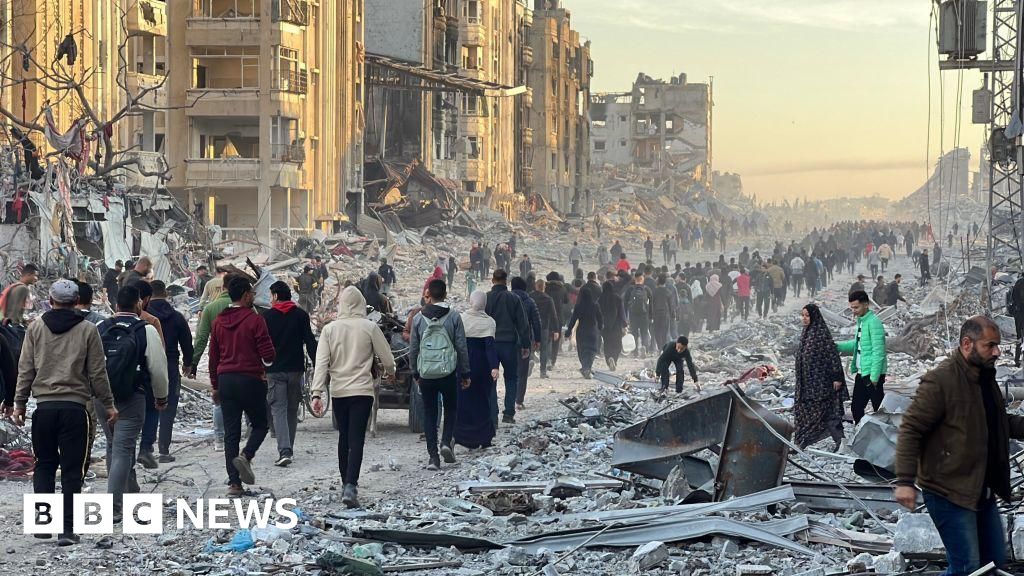 Gaza: Joy fades as Gazans return to destroyed homes