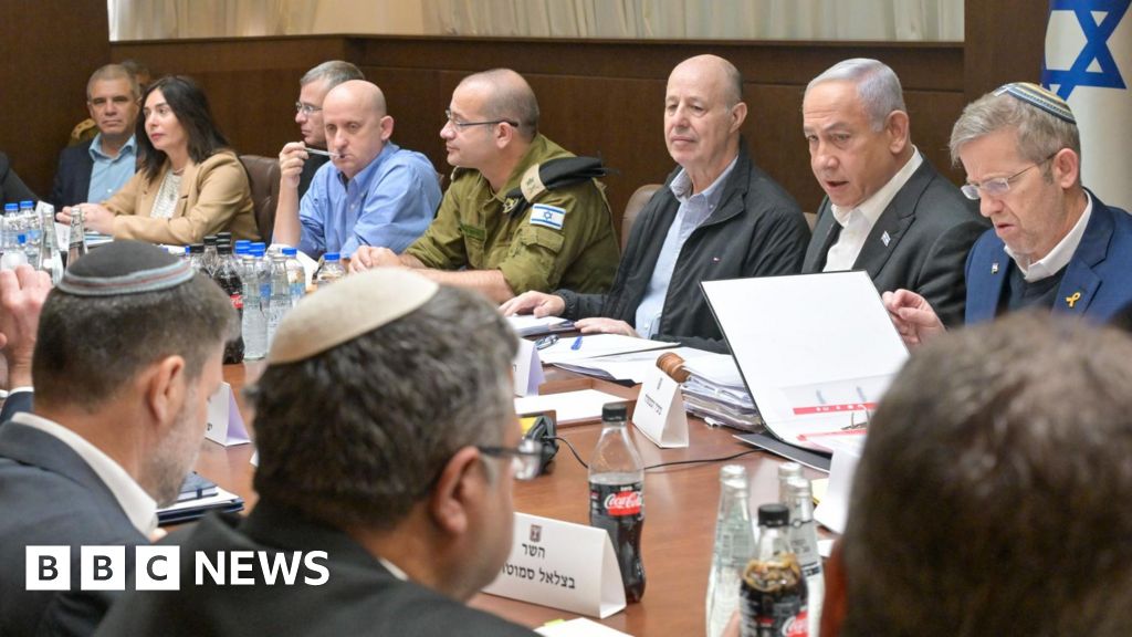 Israel's cabinet approves Gaza ceasefire and hostage deal