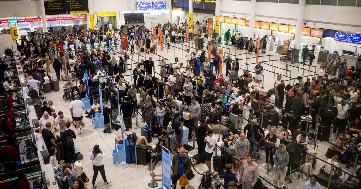 Thousands of flights temporarily grounded after major global IT outage