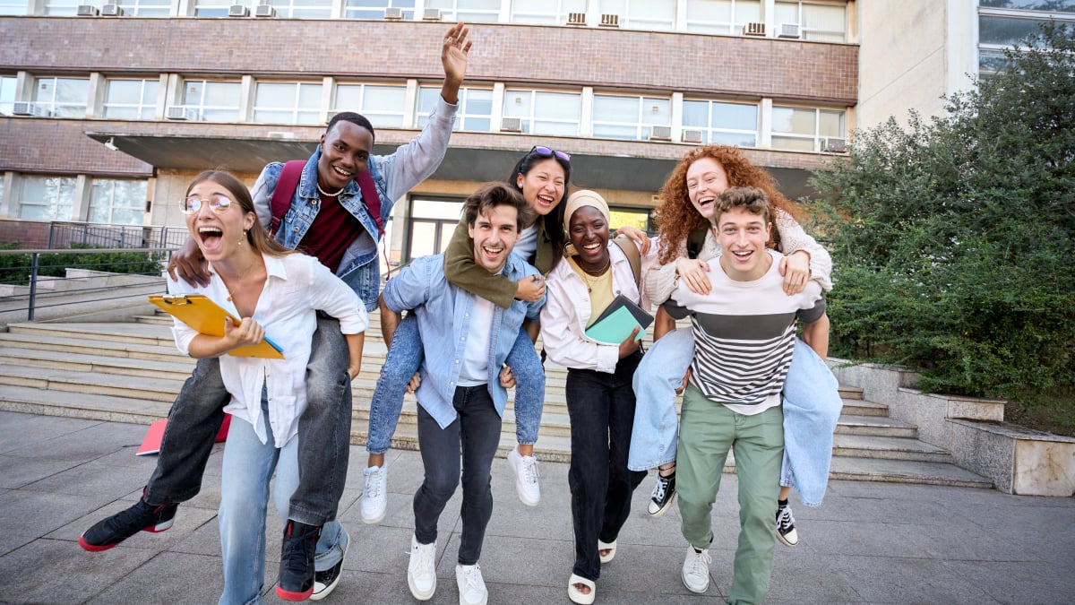 Attention students and young adults: Get Amazon Prime free for your first 6 months