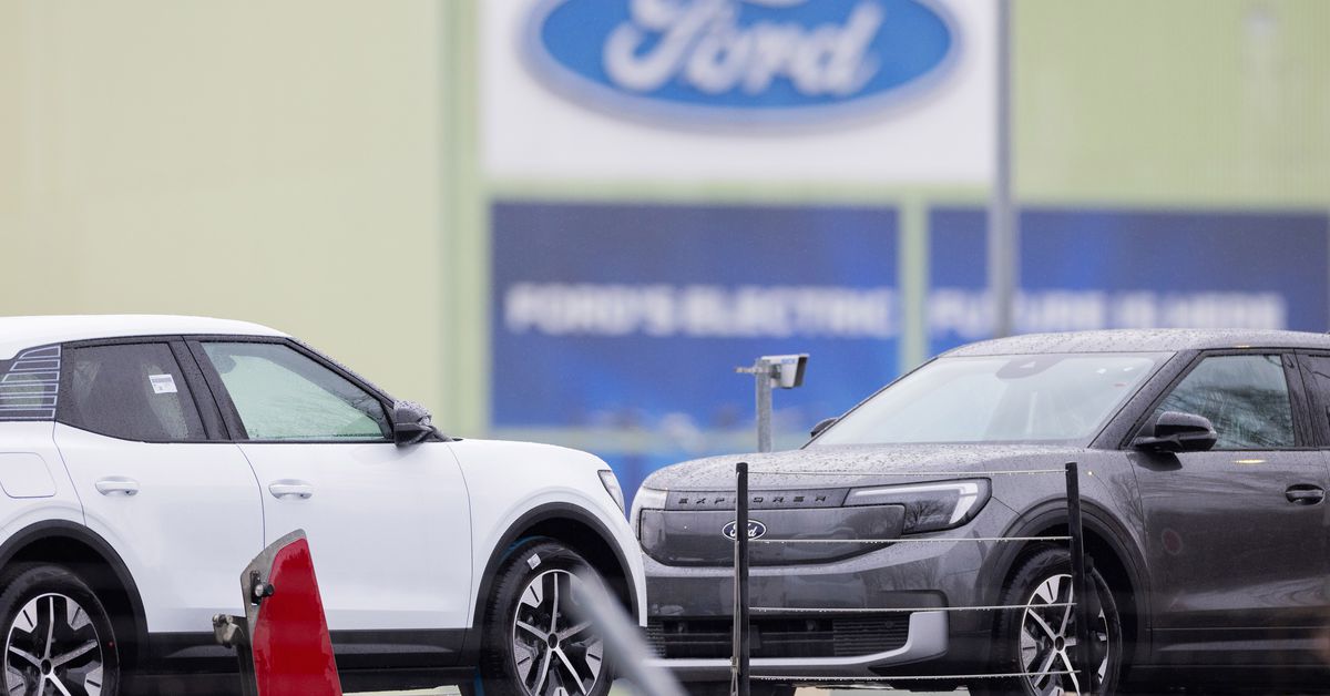 Ford retracts in Europe with layoffs and lower EV production