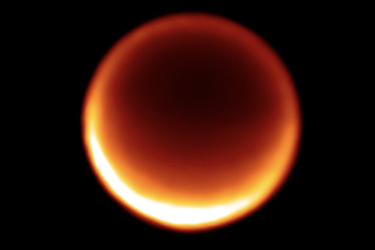 Scientists Track Methane Clouds Wafting Over Titan’s Lakes for the First Time