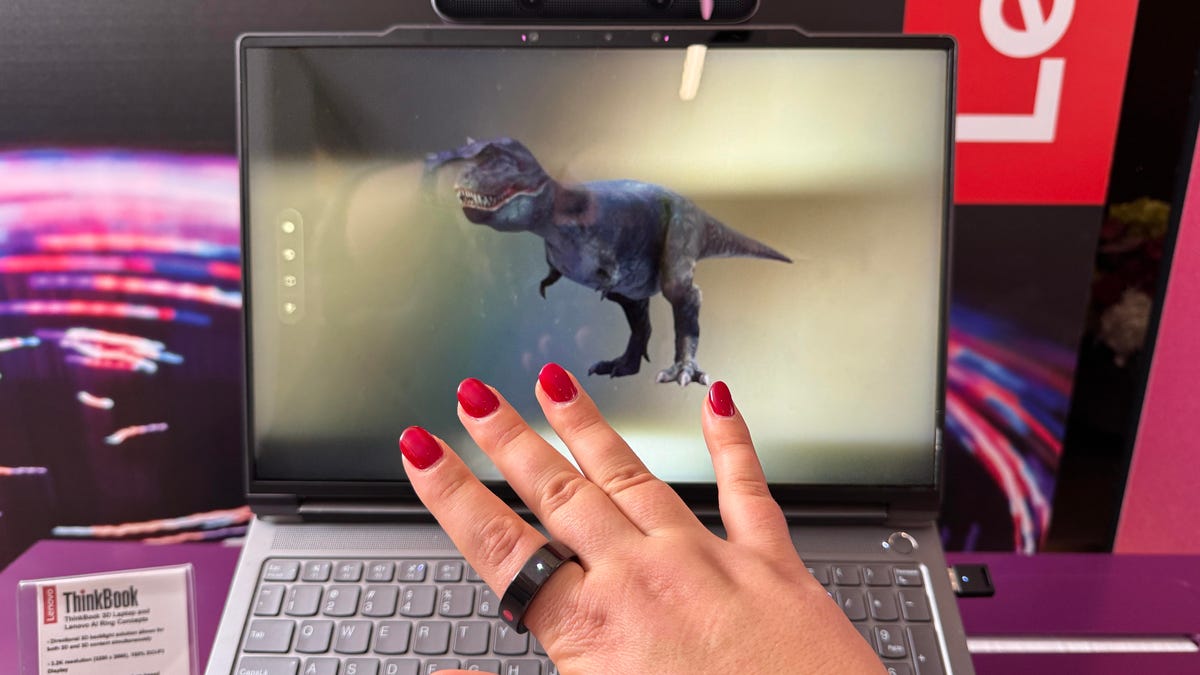 Lenovo's AI Ring Let Me Control a 3D PC With a Click of My Fingers Like a Wizard