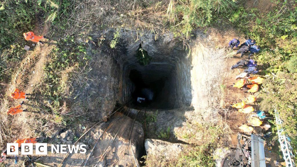 Assam: India rescuers race to save men stuck in flooded rat-hole mine