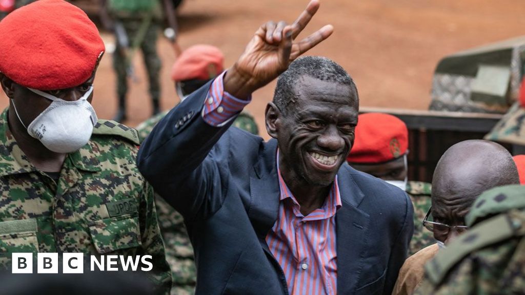 Kizza Besigye 'kidnapping': Ugandan opposition appears in military court after alleged Kenya expulsion