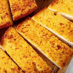This Easy Weeknight Garlic Bread Is Made for Garlic Lovers